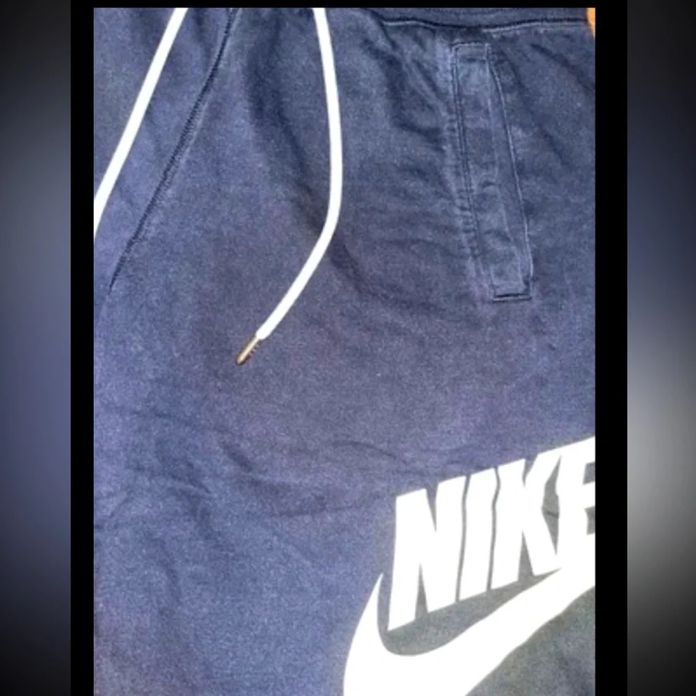 NIKE French Terry Alumni Basketball Shorts Swoosh Logo Pockets 100% Cotton SzS